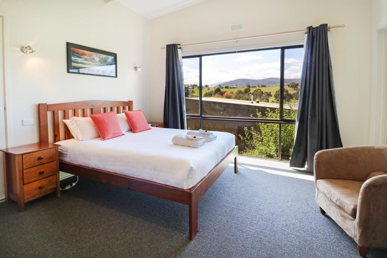 Off Mountain Accommodation Merrijig Luaran gambar
