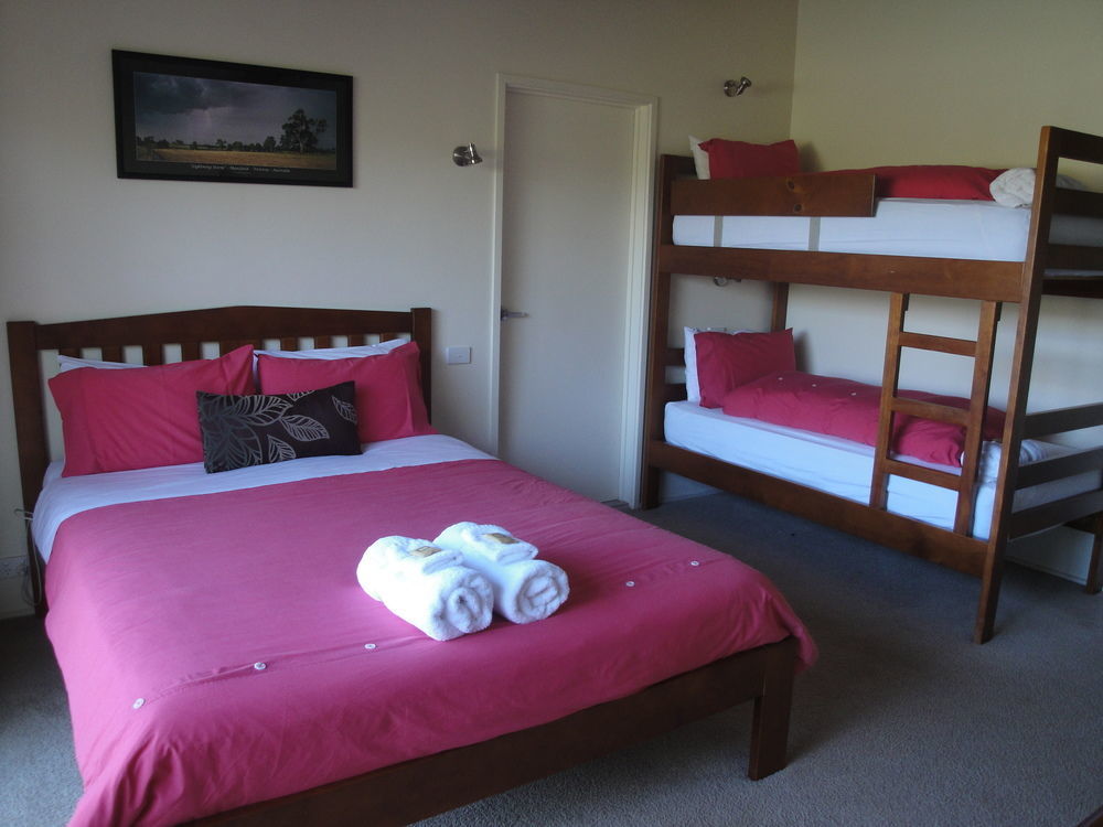 Off Mountain Accommodation Merrijig Luaran gambar